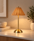 Lampe de Table LED Sans Fil en Rotin – Éclat Tressé